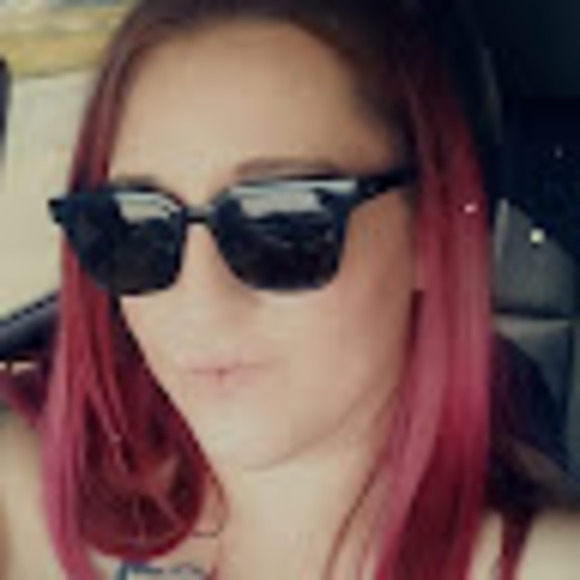 Meet your Posher, Kris - Picture 1 of 1